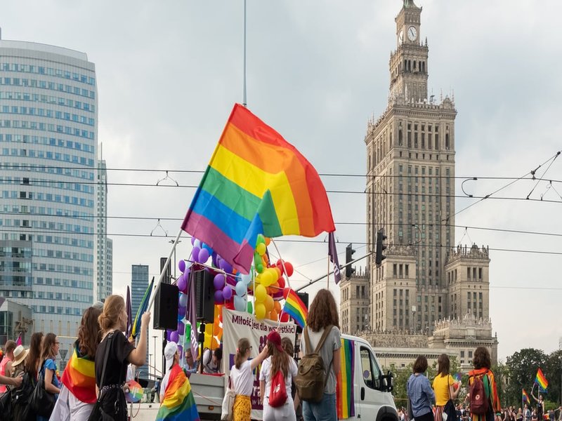 Sawicki zaskakuje! Dwa głosy za związkami?